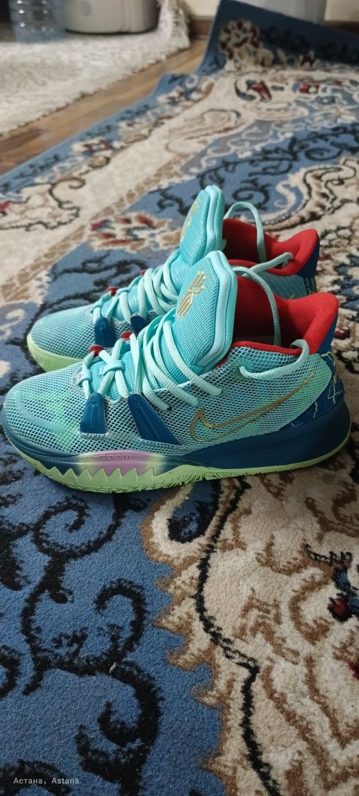 KYRIE 5 Nike Новые размер 38,5.