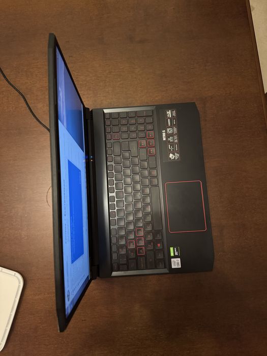 Геймърски лаптоп - Acer Nitro 5 (i7 / 16GB RAM / GTX 1650Ti)