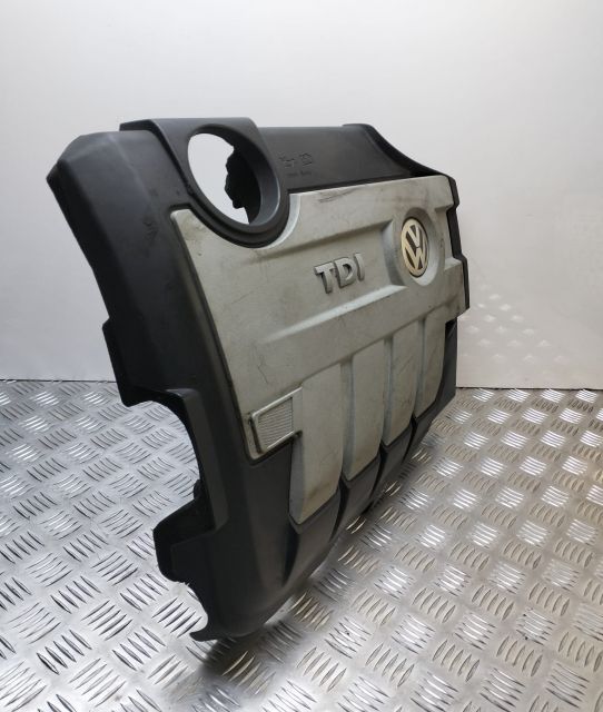 Capac motor protectie Volkswagen VW Passat B7 seria