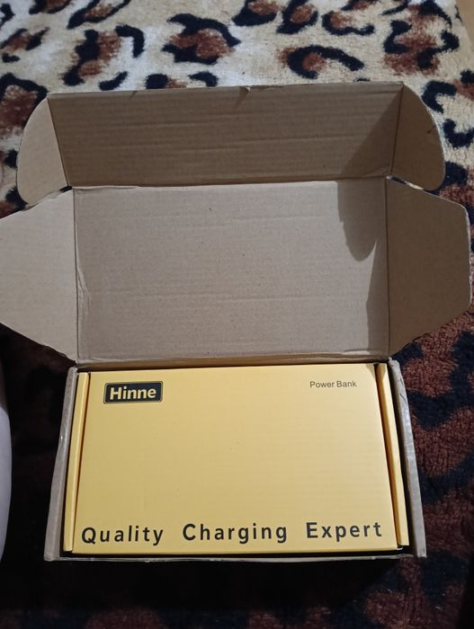 Baterie externa 50000mAh cu încărcare rapidă,afișaj LED și lanternă