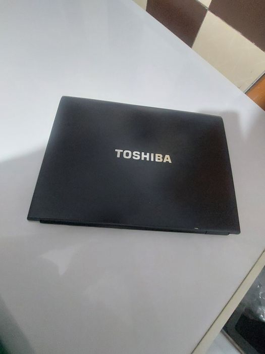 Laptop toshiba. .