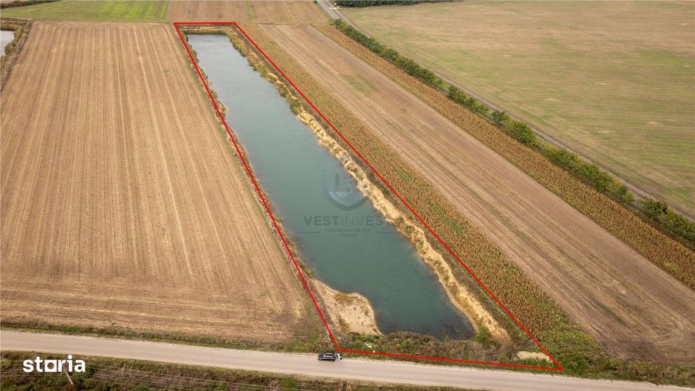 Teren extravilan Santau cu luciu de apa