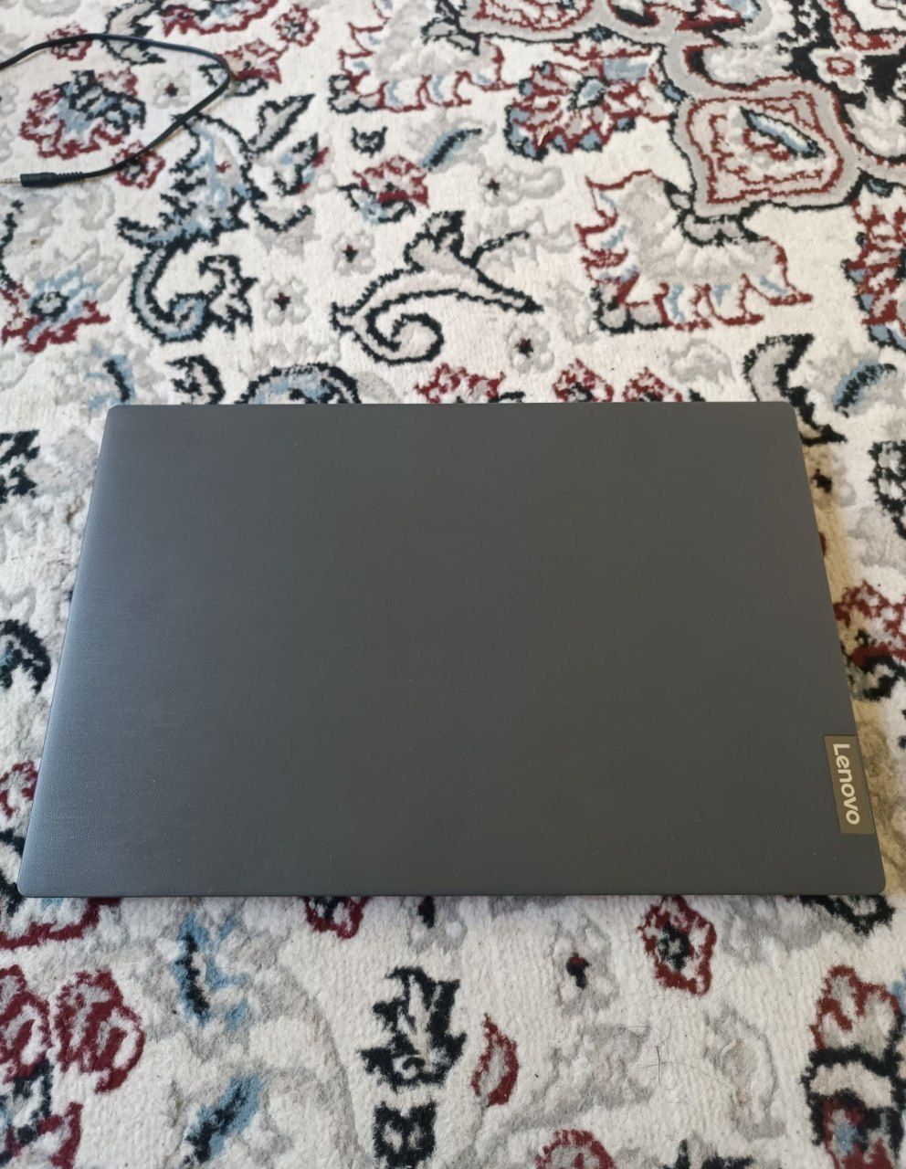 Lenovo V15 4020  yangi bilan bir xil