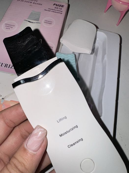 Аппарат для чистки лица новый