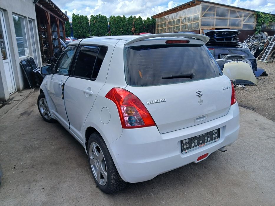 Dezmembrez Piese Suzuki Swift din 2009