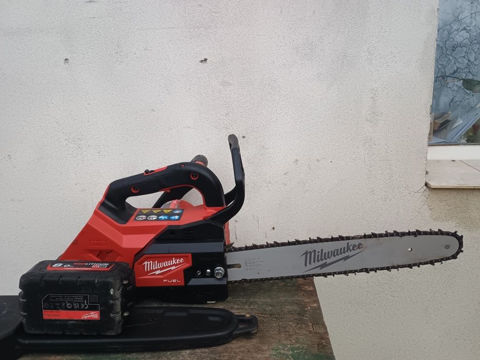 Drujba milwaukee fthchs35 cu baterie de 8 amperi