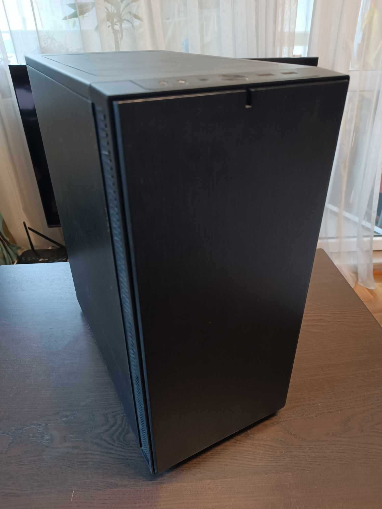 Настолен Компютър Custom-Built