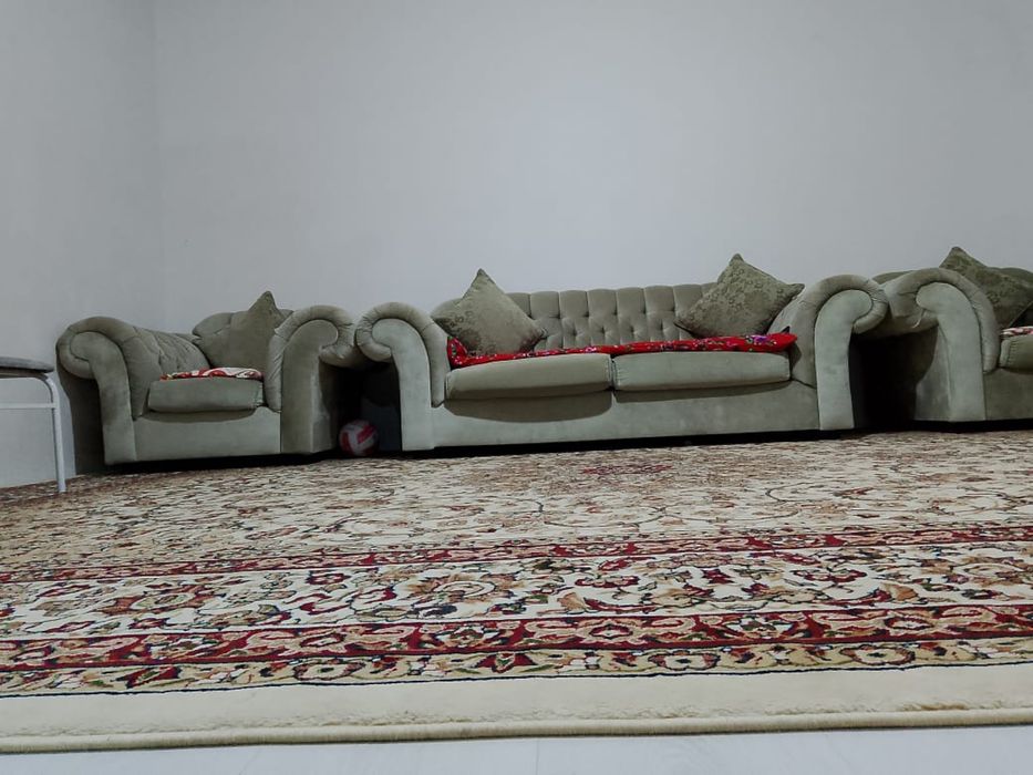 Диван гостиный, мягкий удобный