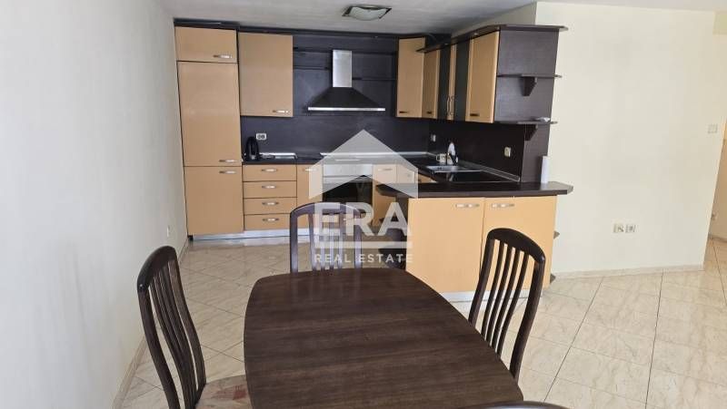 Тристаен апартамент в района на Лятно кино Тракия град Варна