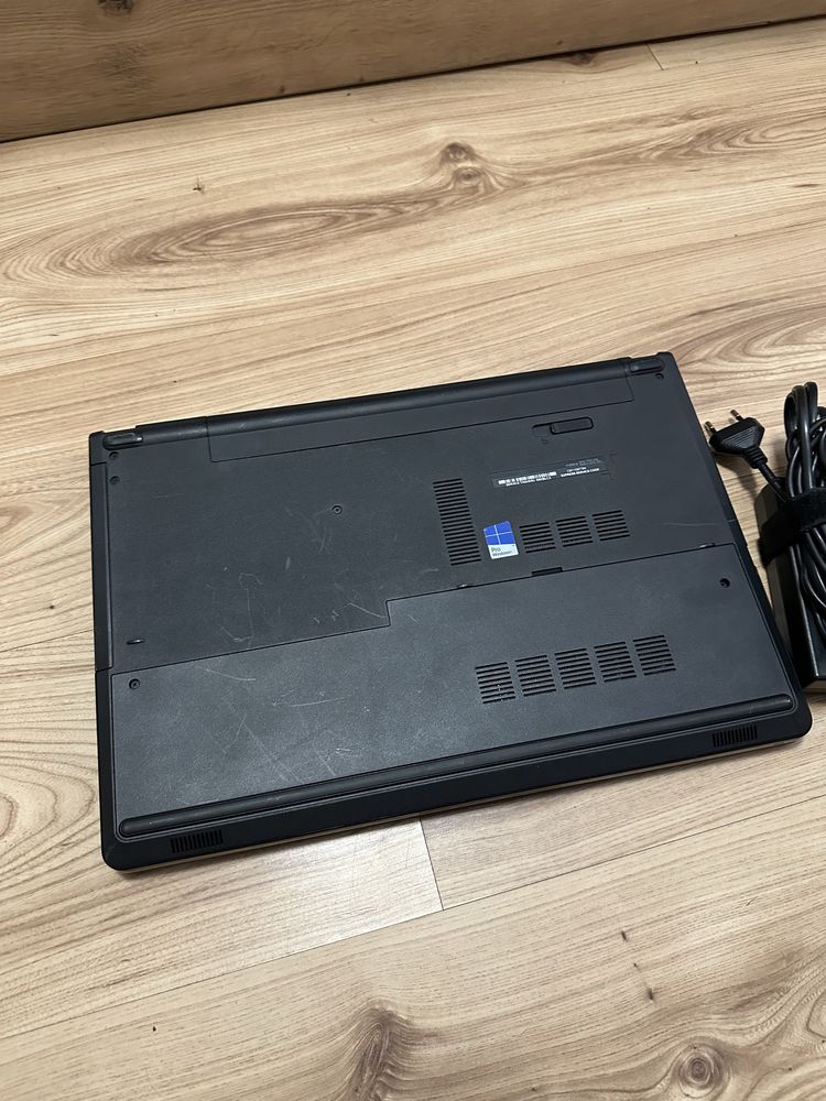 Лаптоп Dell 15,6 инча