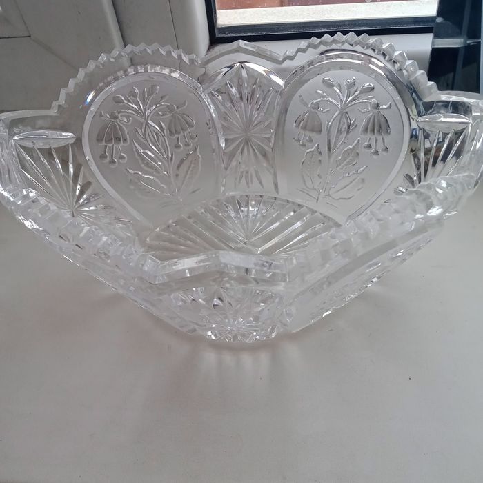 Продам салатницу хрустальную
