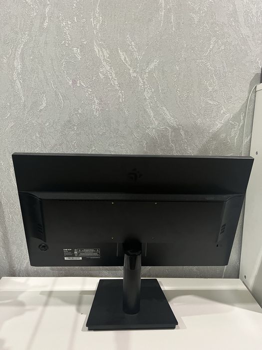 Монитор DEXP 100гц