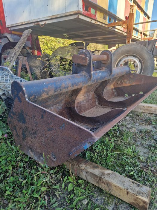 Vând cupa de taluz pentru excavator
