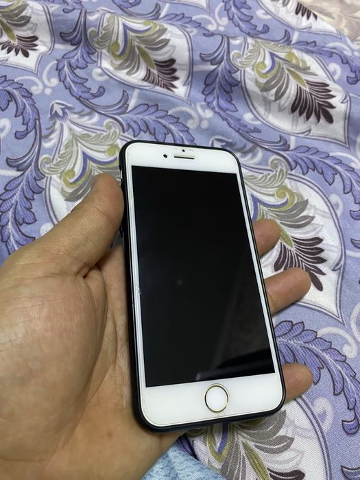 Продам телефон айфон 7