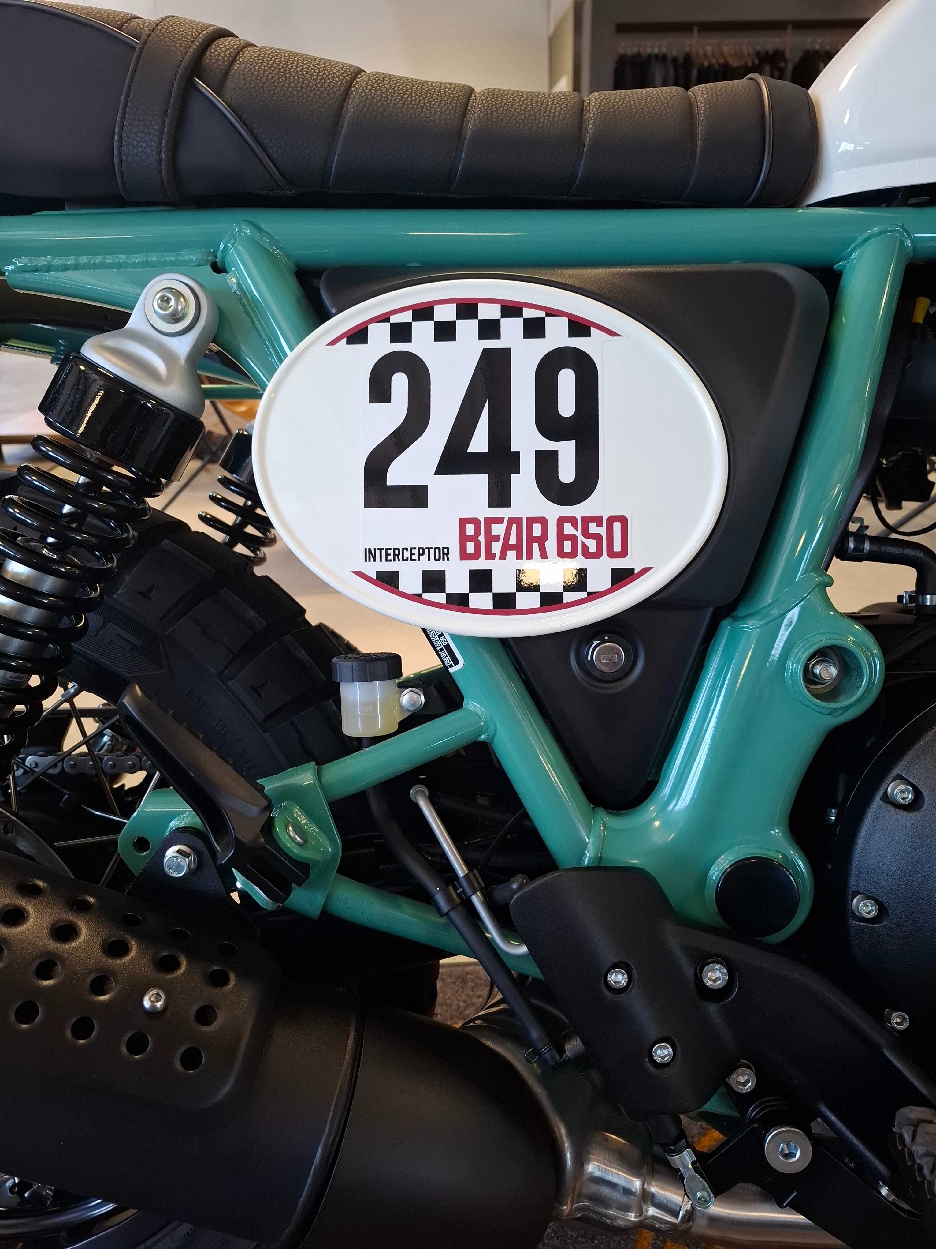 Motocicleta Royal Enfield Bear 650