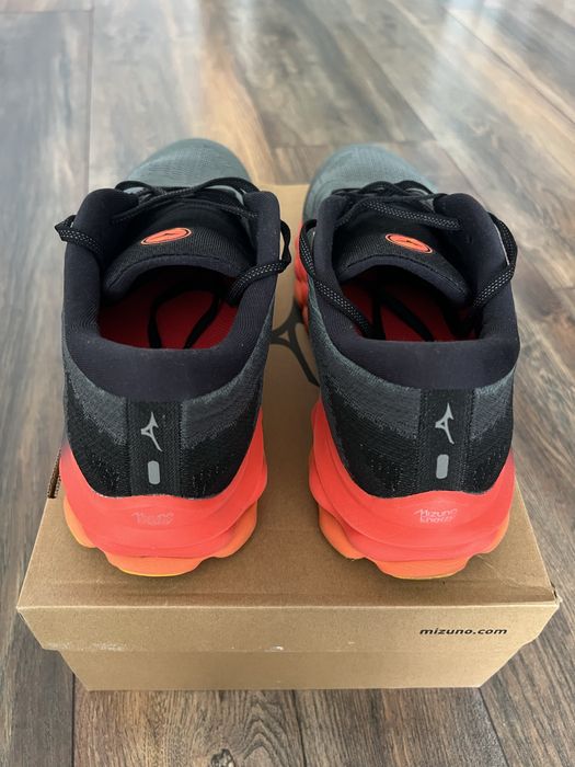 Нови ТОП маратонки MIZUNO Wave Sky 7 за бягане и свободно време