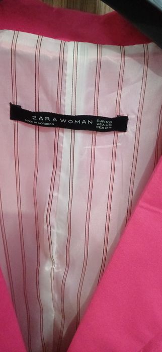 Vând sacou ZARA /dama roz ticlam marimea xs stare impecabila