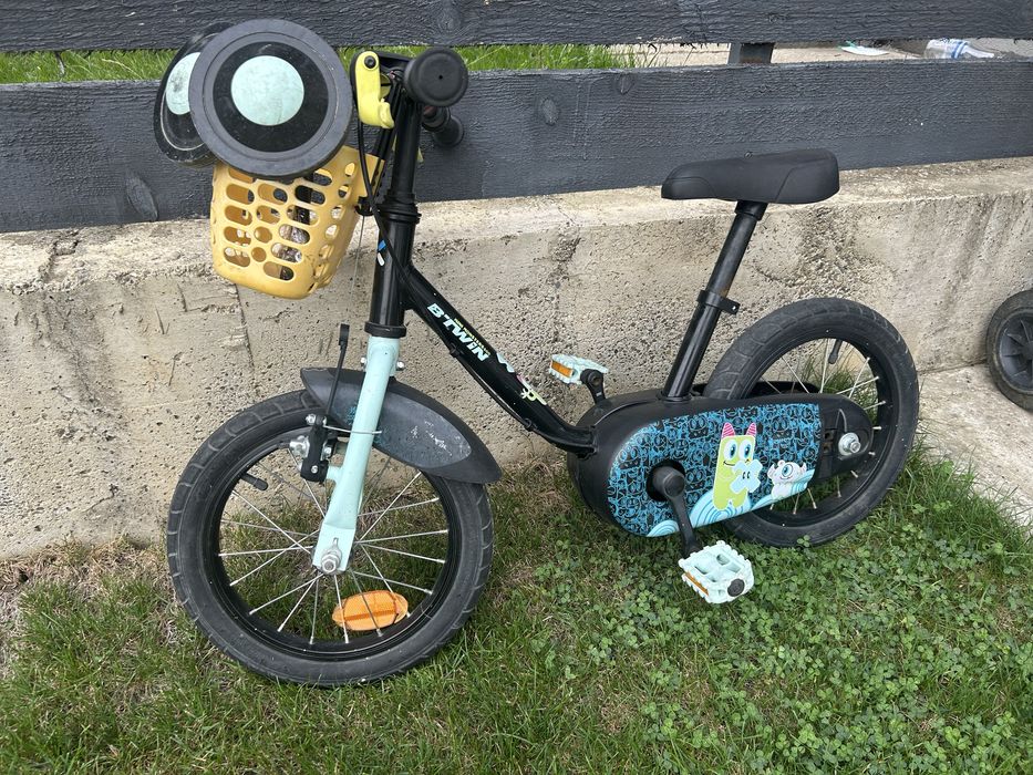 Bicicleta B-TWIN cu roti ajutatoare 3-6 ani