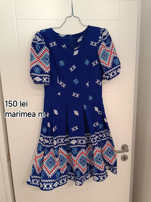 Vând rochii elegante