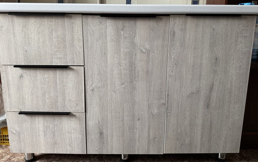 Кухонный шкаф сатылады