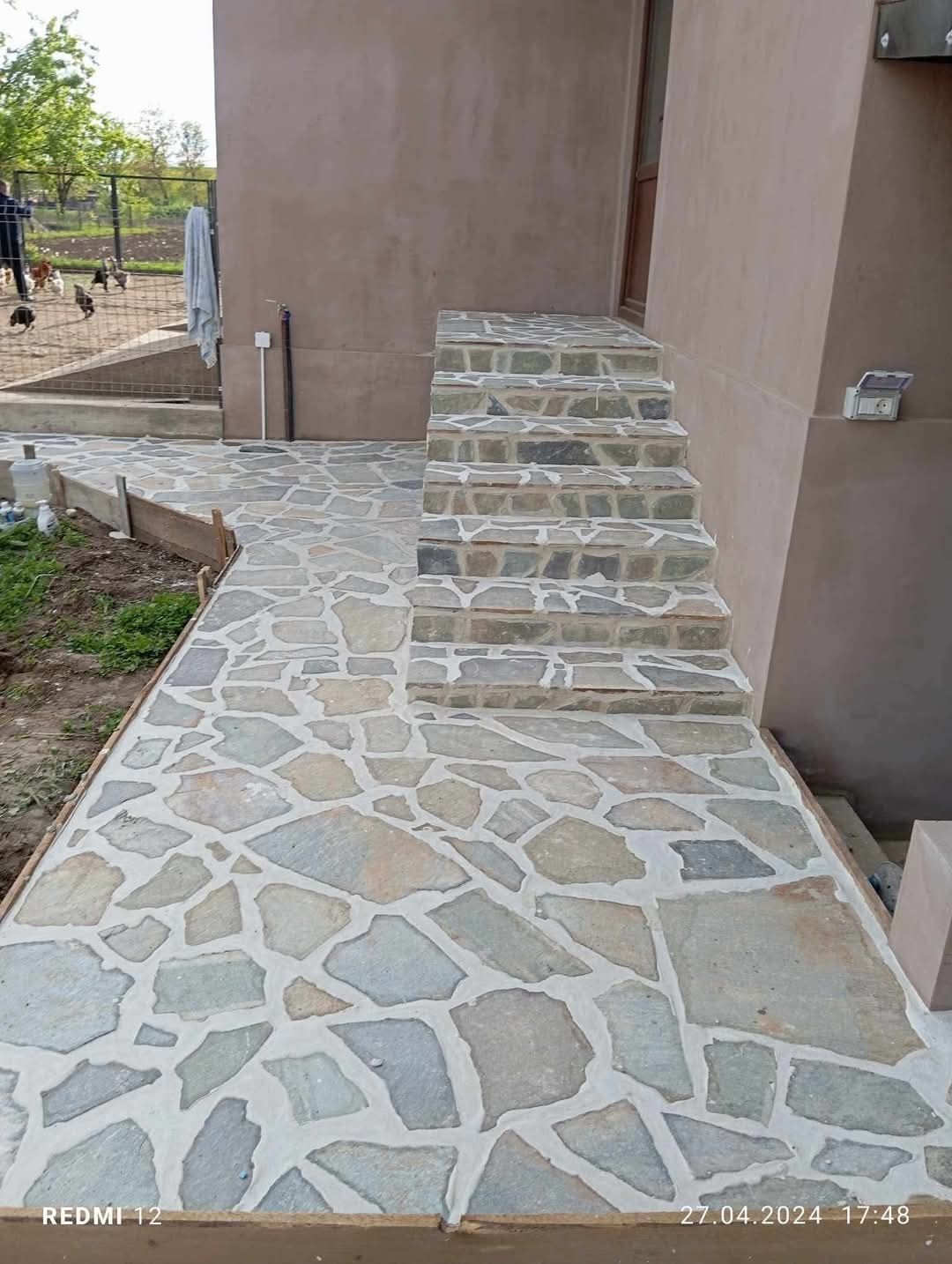 Pavaj din piatra naturala decorativa