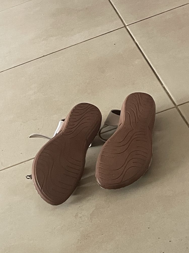 Sandale din piele