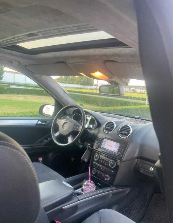 Mercedes Benz ML320