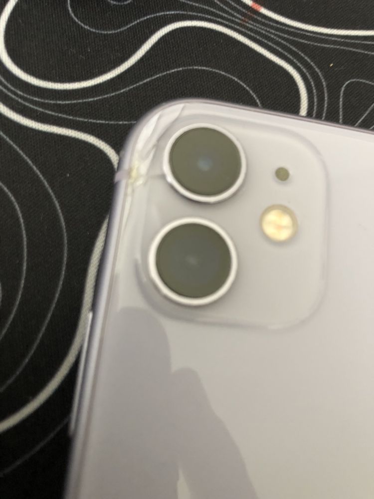 Iphone 11 +husa nu fac schimb pe modele mai vechi