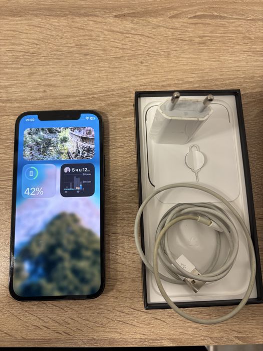 Продавам iphone 12 pro