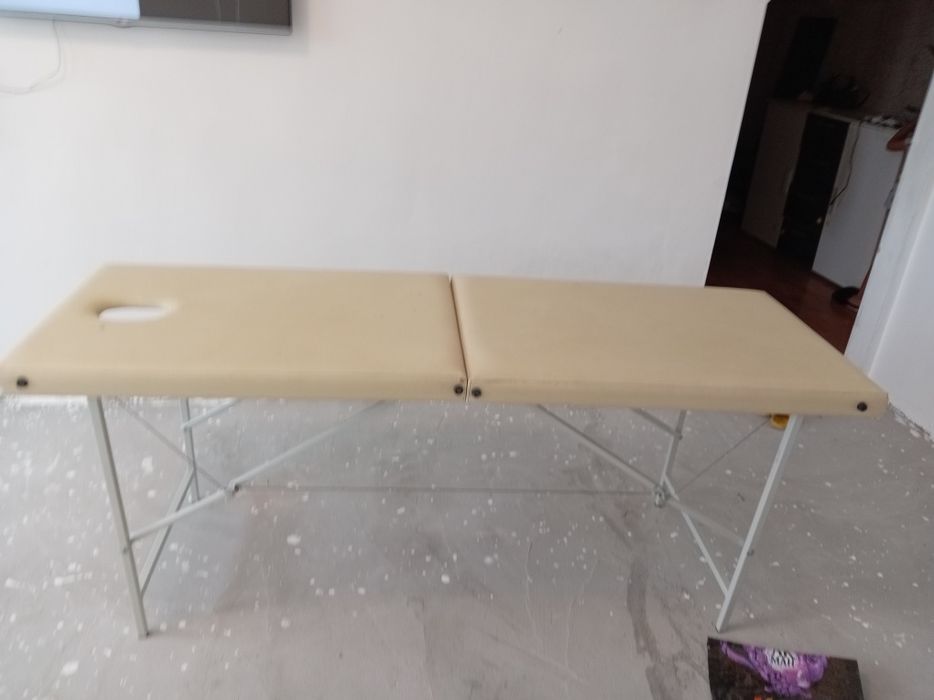 Срочно продам кушетку