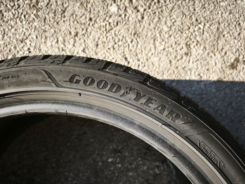 225/40/18" 4бр Good year ultra grip performance +, Дот3320,6-8мм