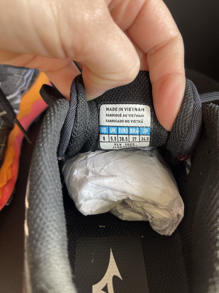 Дамски маратонки отговарят на 37  MIZUNO WAVE MUJIN X  номер 38.5