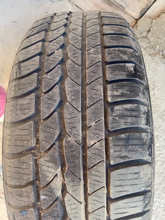 Vand 4 cauciucuri M+S Continental 215/60/R17