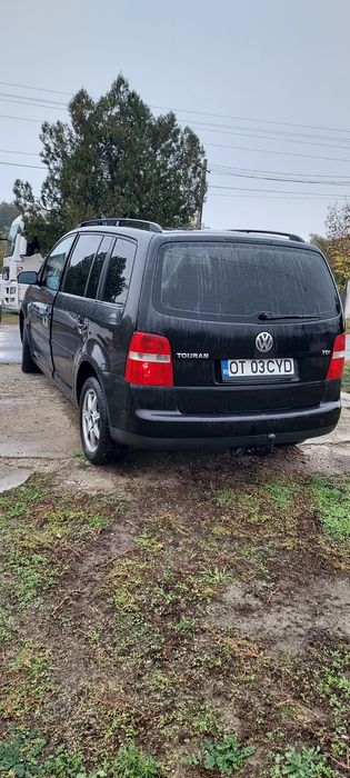 Vând Volkswagen Touran