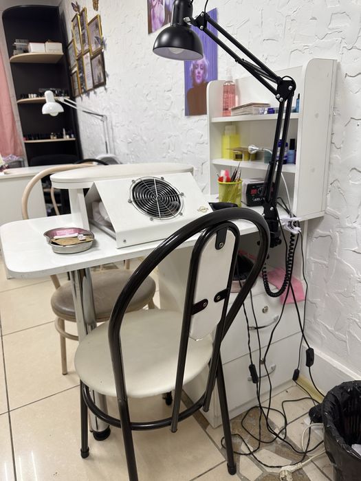 Продам маникюрный стол