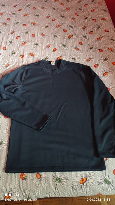 Vând tricouri  hugo boss, adidas