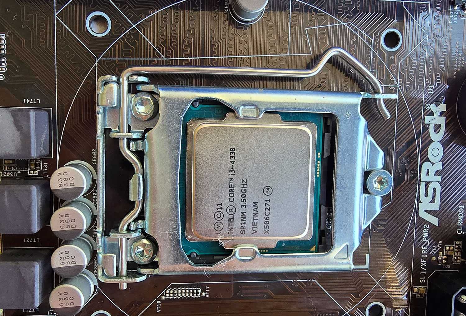 Комплект дъно, процесор и рам ASROCK h81 Pro + Intel i3 4330 + 8Gb Ram