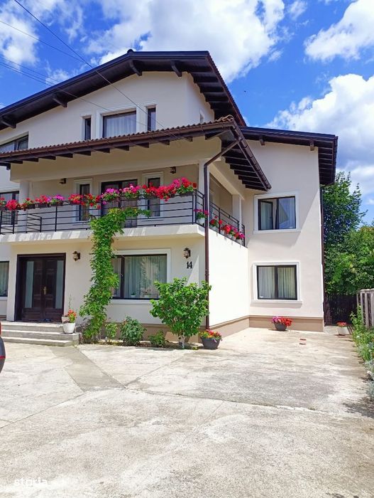 Casa de vânzare în Bujoreni