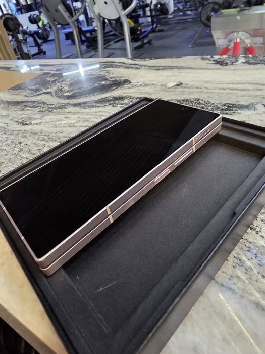 Samsung fold 6 pink с гаранция