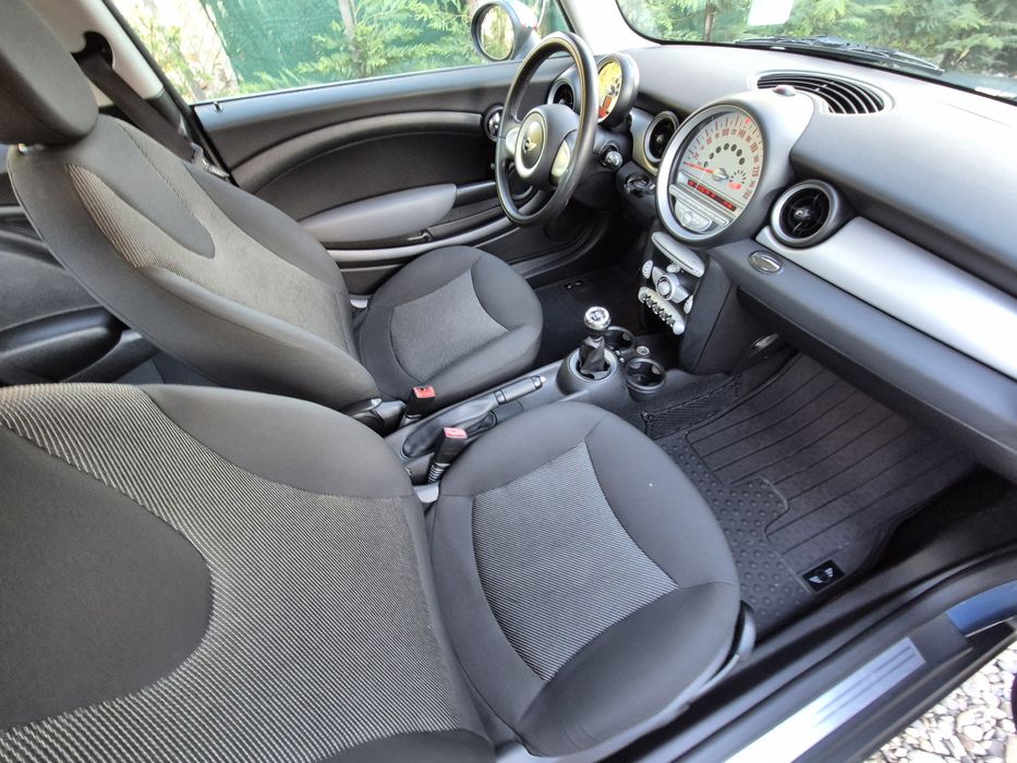 Mini Cooper  2010 1,4 benzina 127000km