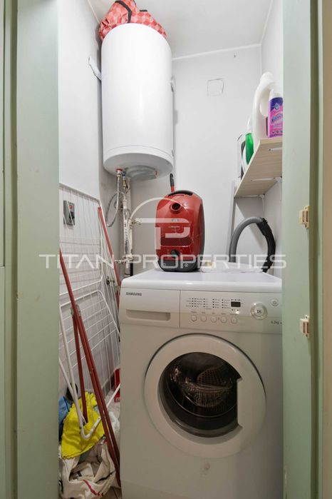 Двустаен обзаведен апартамент в Центъра