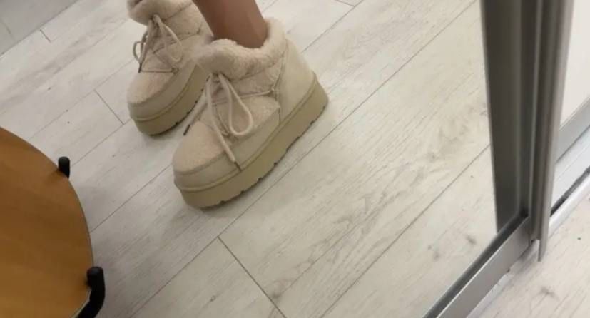 Продам угги теплые бежевые молочные