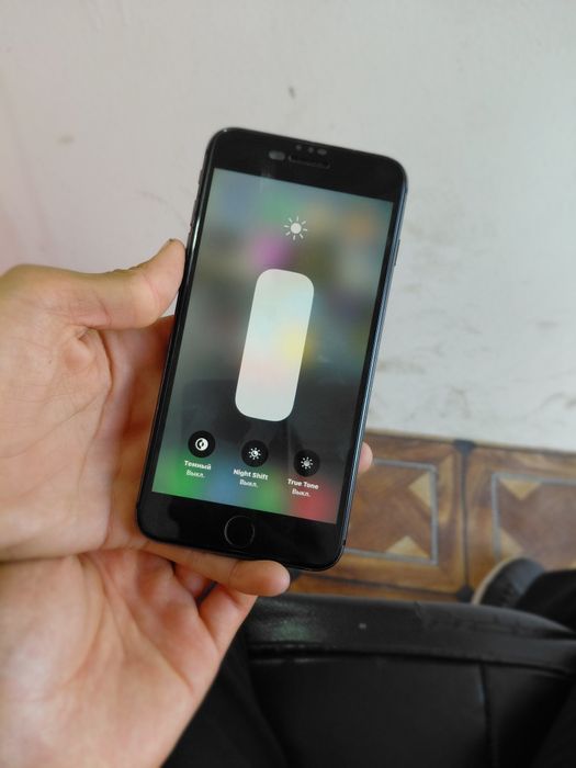 IPhone 8 plus 64talik