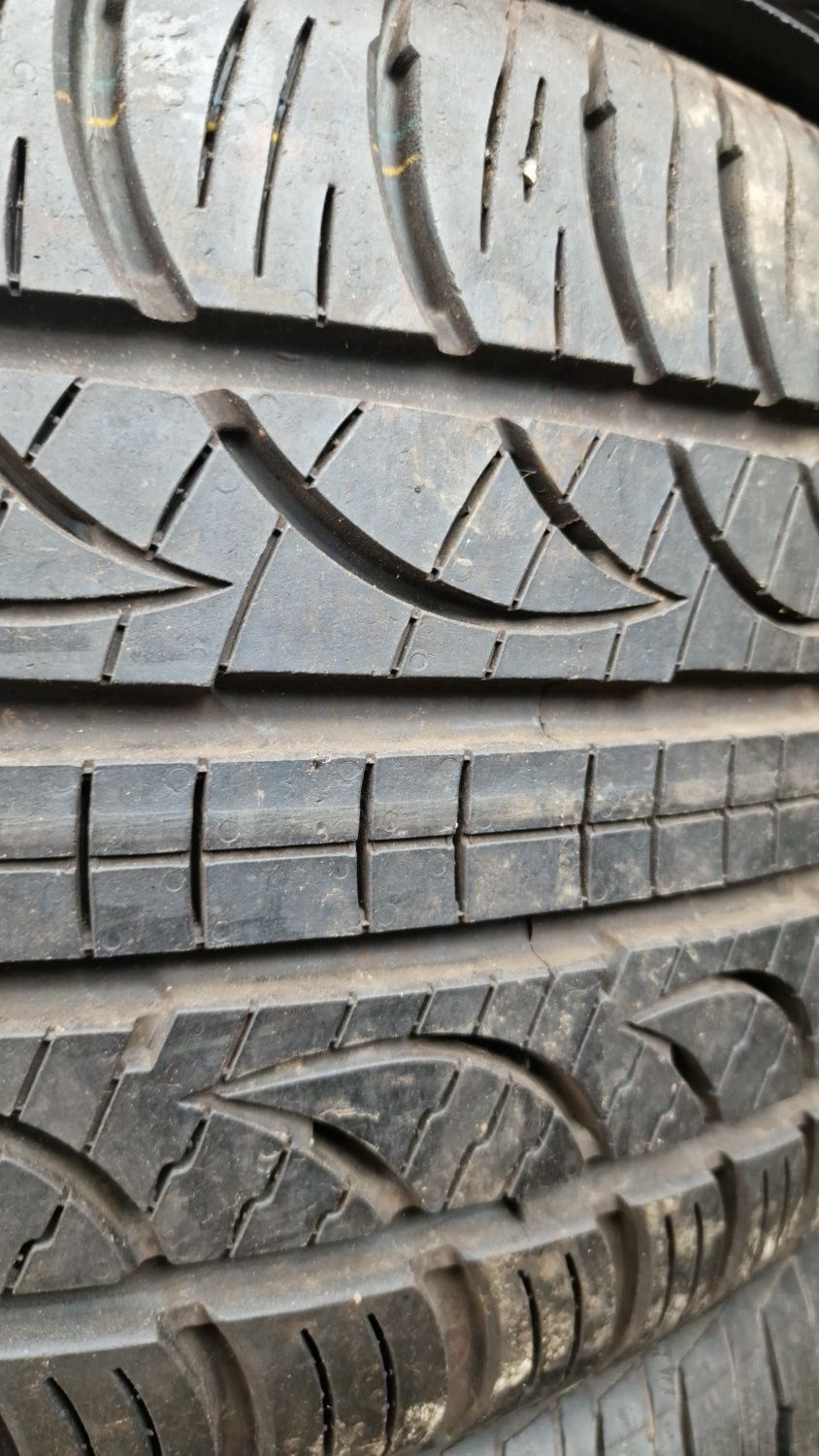 255 40 19 Pirelli noi 4 anvelope vara noi