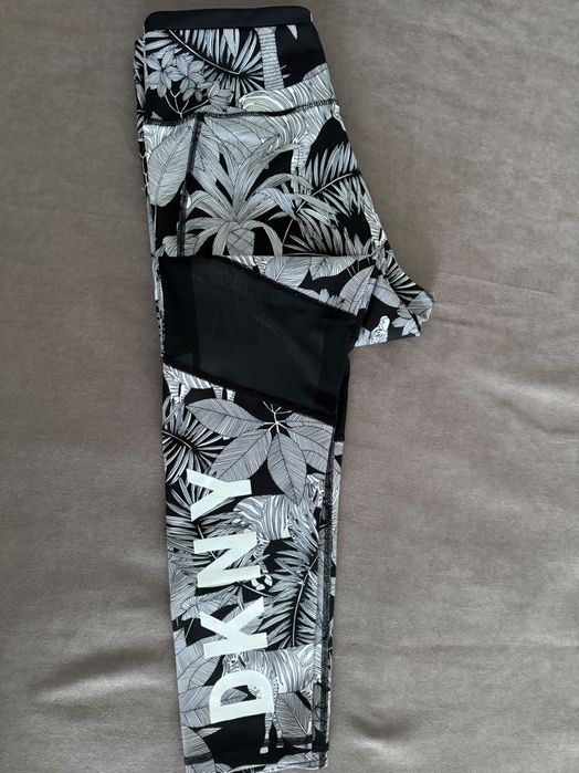 Страхотен клин DKNY