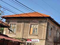 Двуетажна къща с двор и кладенец в с. Драгижево