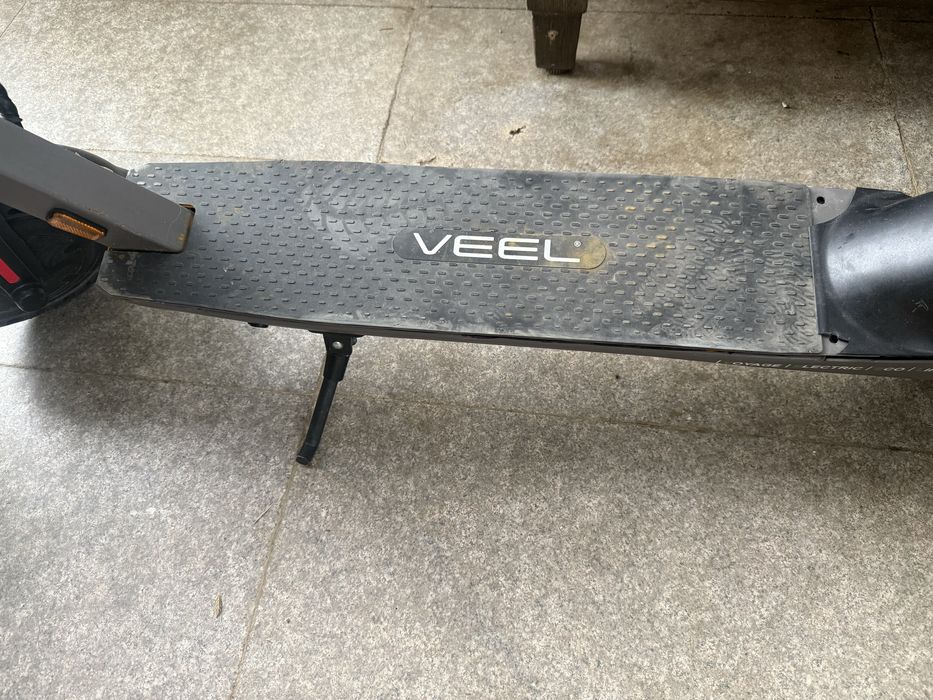 Trotineta electrica VEEL nu bicicleta