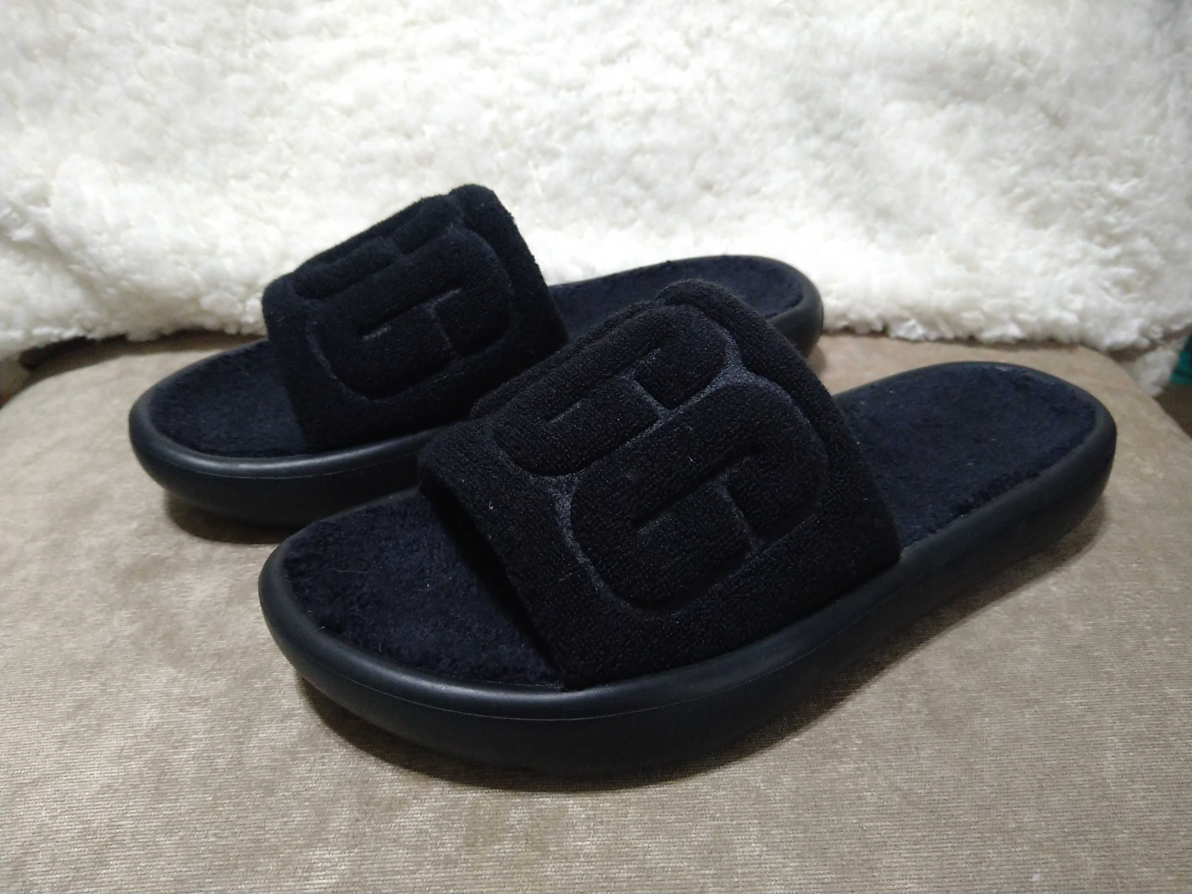 UGG - оригинални чехли номер 37
35 лв