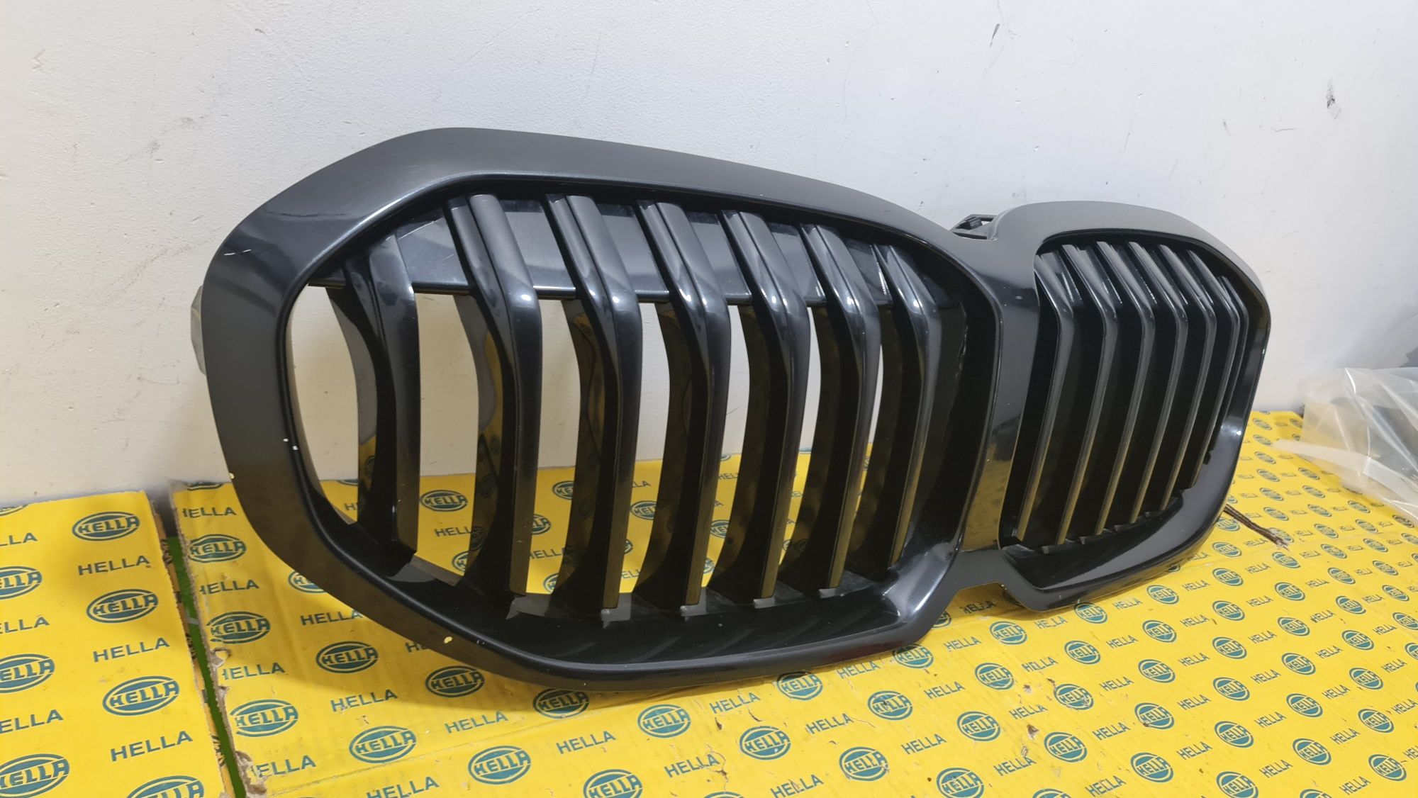 Grila masca radiator bara fata BMW 1 F40