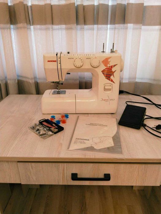 Продаю швейную машину JANOME